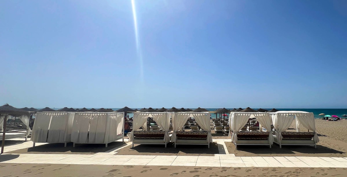 Tucked or untucked? / ¿Metida o no?