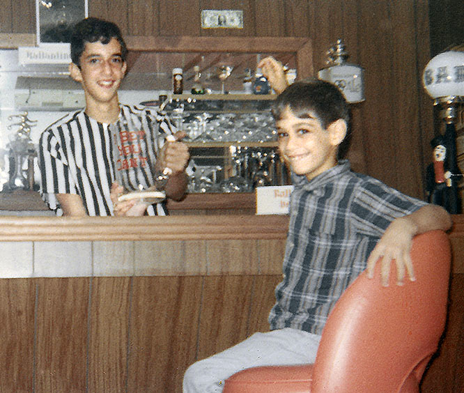 I need a drink / Necesito un coctel