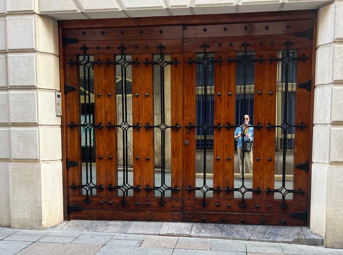 Like a steel trap / Como una trampa de acero