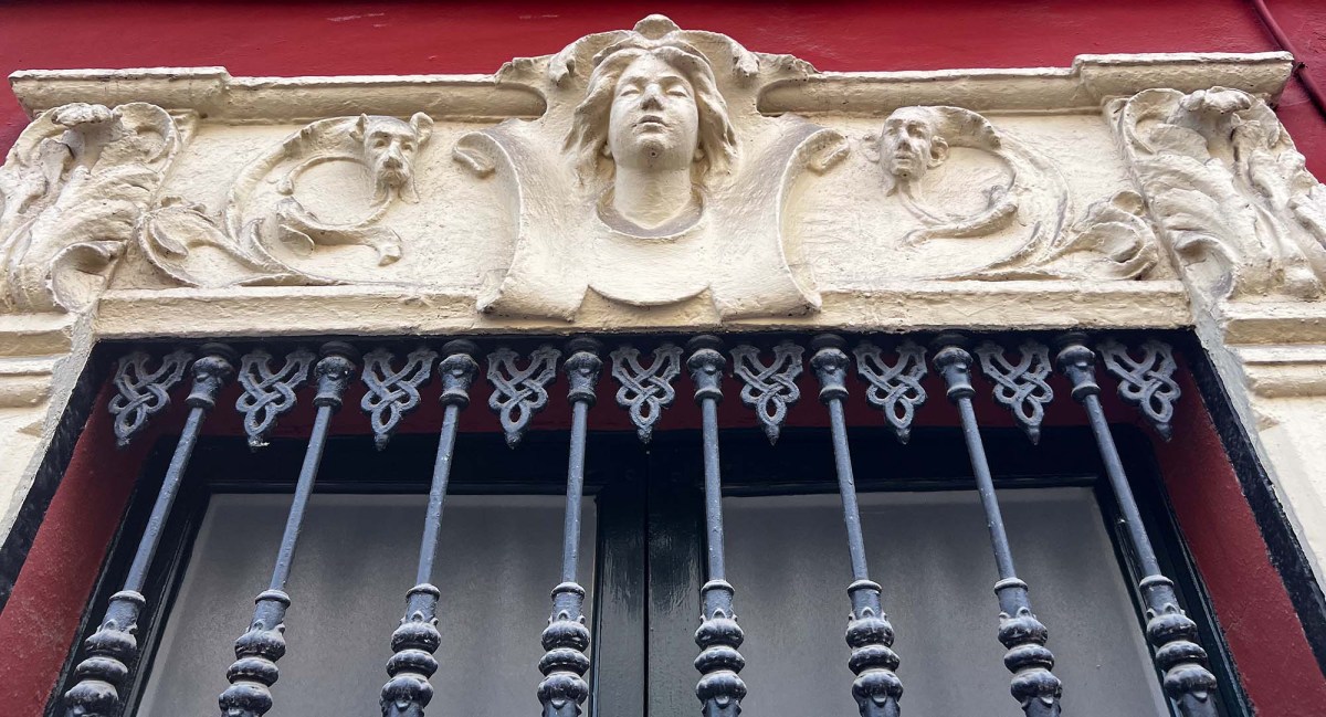 Broodlyn, bowling, bovine, broom / Broodlyn, bolos, bovina, barrida