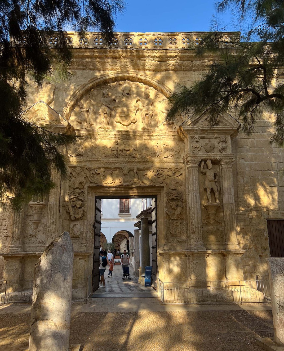 Back to the Paéz palace / De vuelta al palacio Paéz