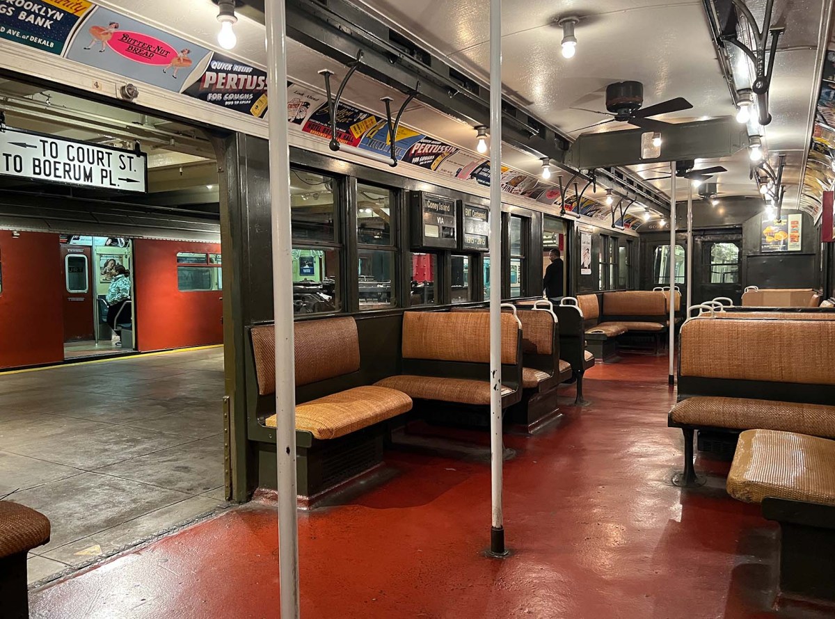 Spitting on the platforms / Escupiendo en las plataformas