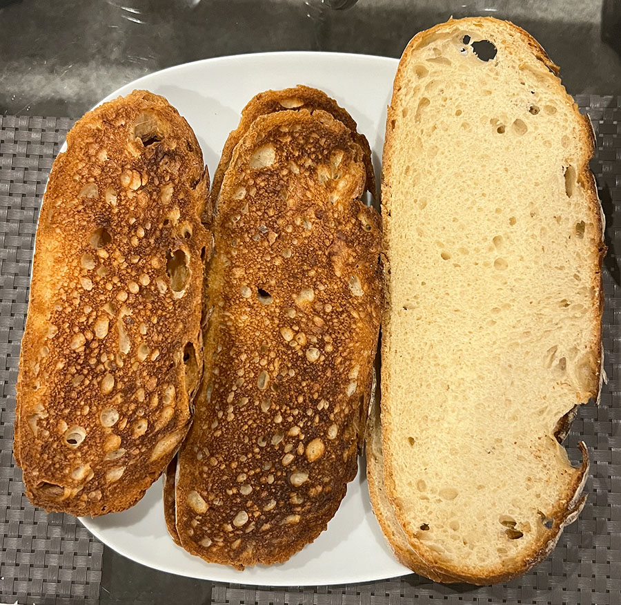 The Sprats make toast / Los Sprat hacen tostadas