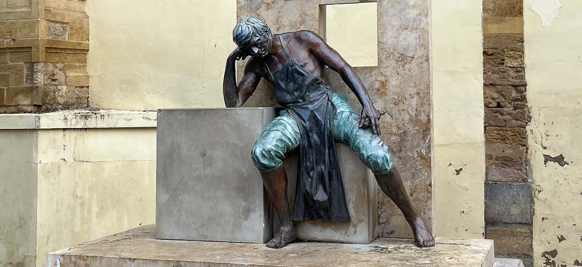 Orange phoenix, funky chicken, seersucker / Fénix naranja, pollo funky, sirsaca