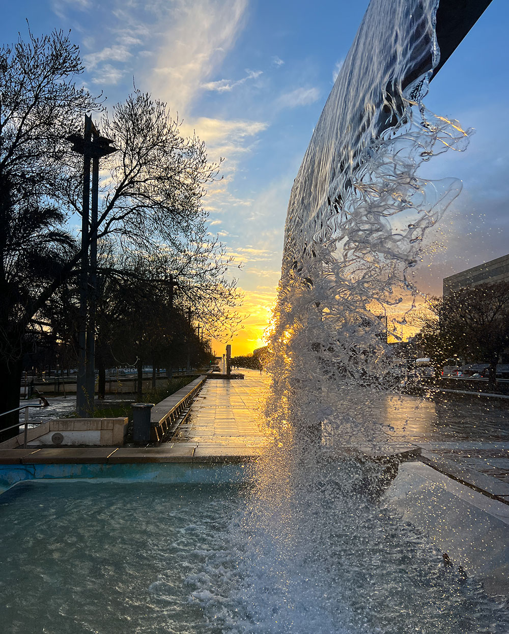 Over troubled water / Sobre aguas turbulentas