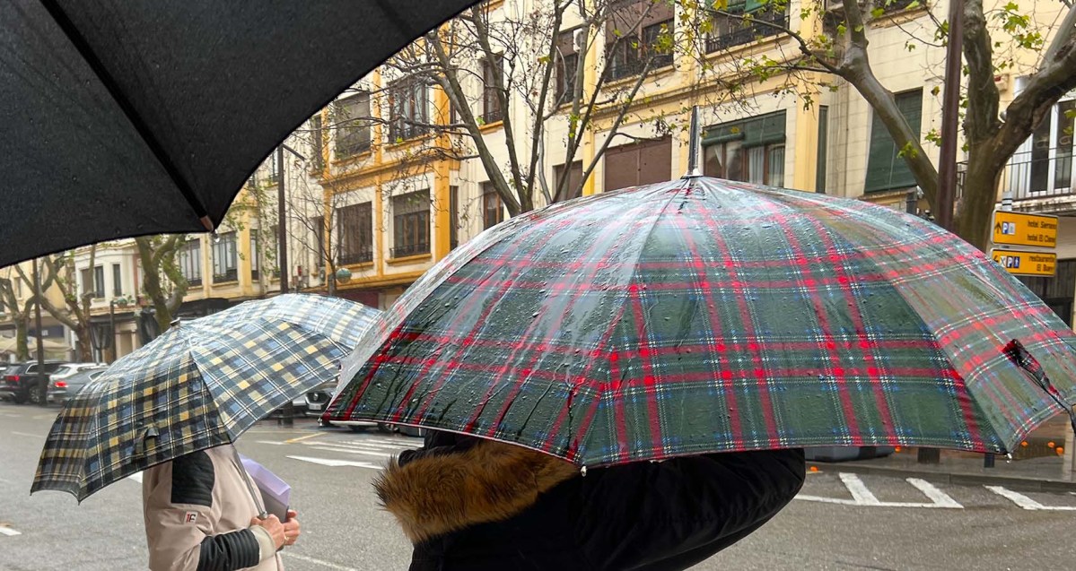 A hole in the bucket / Un agujero en el cubo